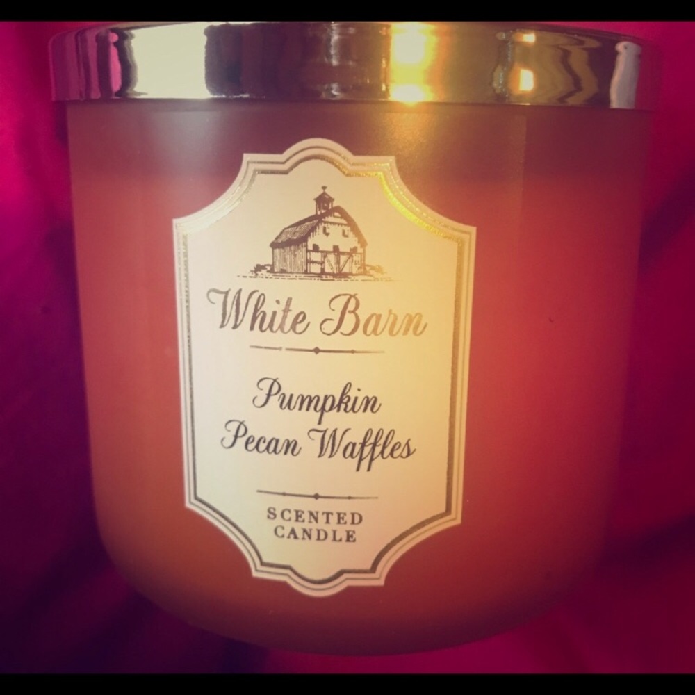 Pumpkin pecan waffles candle